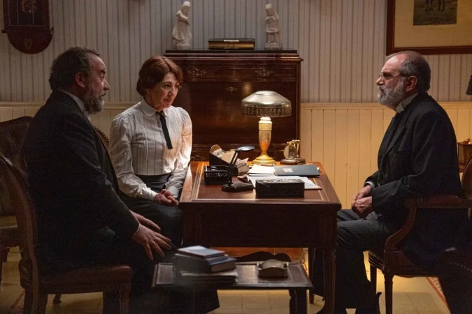 "La Promesa": María ya no soporta más el acoso de Petra y está a punto de abandonar el palacio