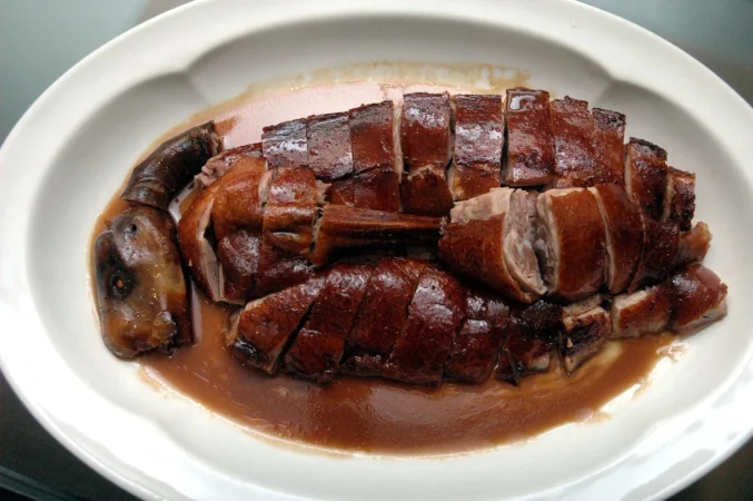 primer plano de los alimentos en el plato 3 Merca2.es