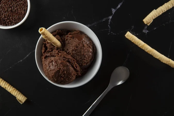 vista superior delicioso helado de chocolate bodegon Merca2.es