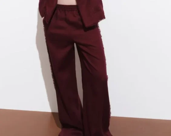 2. Pantalones anchos con cinturilla elástica