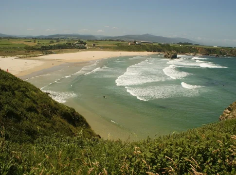 La playa de Asturias donde puedes encontrar oro de verdad en la arena La playa de Asturias donde puedes encontrar oro de verdad en la arena