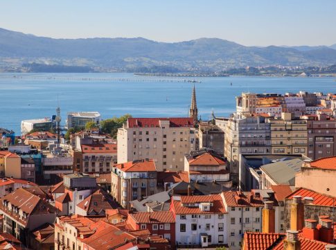 DEST_SPAIN_SANTANDER_shutterstock-portfolio_520052173_Universal_Within_usage_period_78381