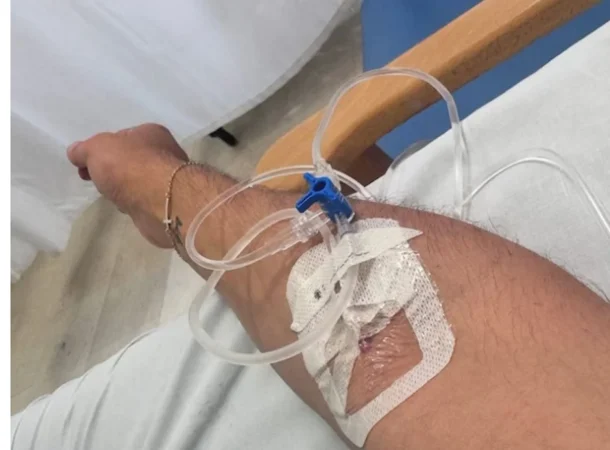 El motivo por el que han operado de urgencia a Kiko Hernández: "Me han extraído un..." 16 Merca2.es Imagen publicada por Kiko Hernandez Merca2.es