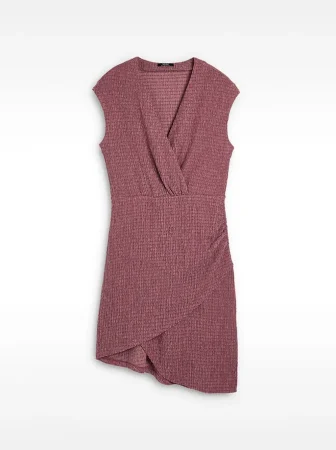 Mini, drapeado y burdeos: la combinación ganadora de Parfois