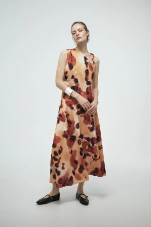 Vestido asimétrico estampado: el toque de vanguardia