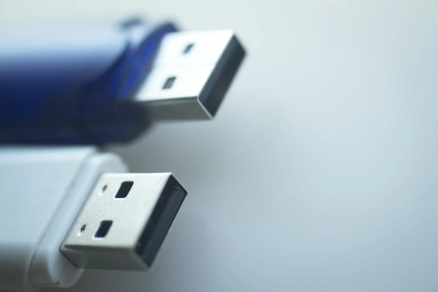 Existe un dispositivo muy económico y sencillo que te protege por completo de los enchufes maliciosos. Te explicamos cómo funciona. Fuente: Freepik 
