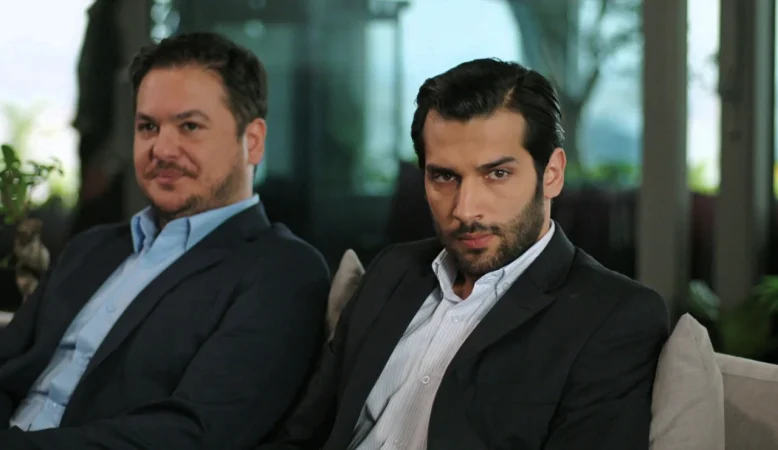 Caos en ‘Una nueva vida’: la huida de Ferit y el regreso de Seyran lo cambian todo. 8 Merca2.es Caos en ‘Una nueva vida’: la huida de Ferit y el regreso de Seyran lo cambian todo.