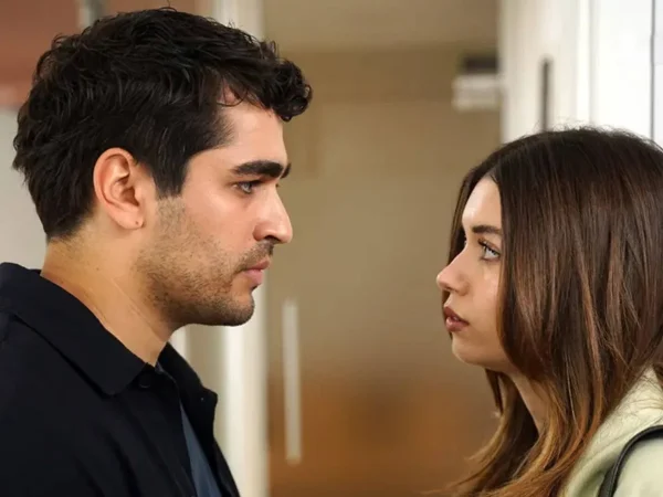 Caos en ‘Una nueva vida’: la huida de Ferit y el regreso de Seyran lo cambian todo. 6 Merca2.es atresplayer2 Merca2.es