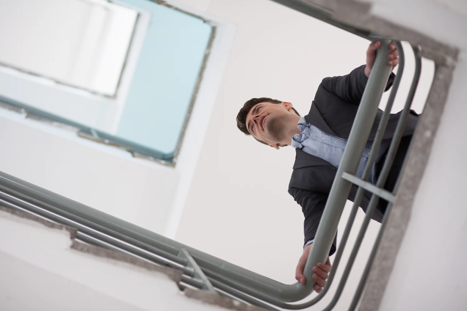 El truco de un guía del Caminito del Rey para no pasar miedo si tienes vértigo: "No es mirar al frente, es hacer esto otro" 2 Merca2.es Si el sonido no es suficiente, existen otras estrategias sensoriales para completar el Caminito del Rey con una sonrisa. Fuente: Freepik