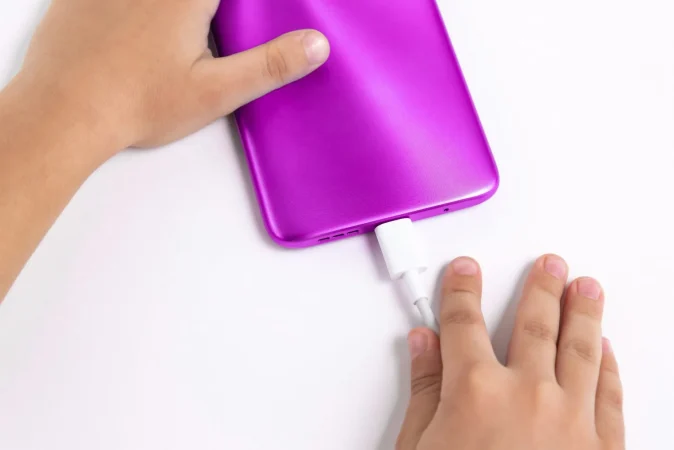 HÁBITOS INTELIGENTES DE CARGA: PEQUEÑOS GESTOS QUE ALARGAN LA VIDA DE TU MÓVIL