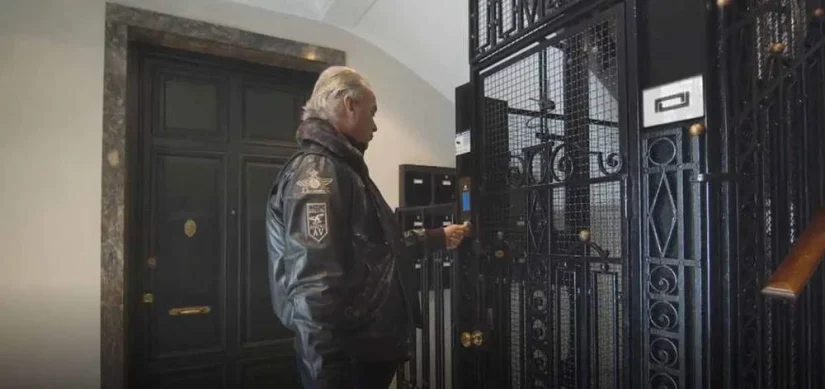 Este es el pisazo señorial de Antonio Resines, en una de las mejores zonas del centro de Madrid 62 Merca2.es Antonio Resines: talento, carisma y una vida construida a pulso