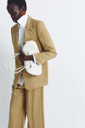 Los pantalones anchos que marcan tendencia