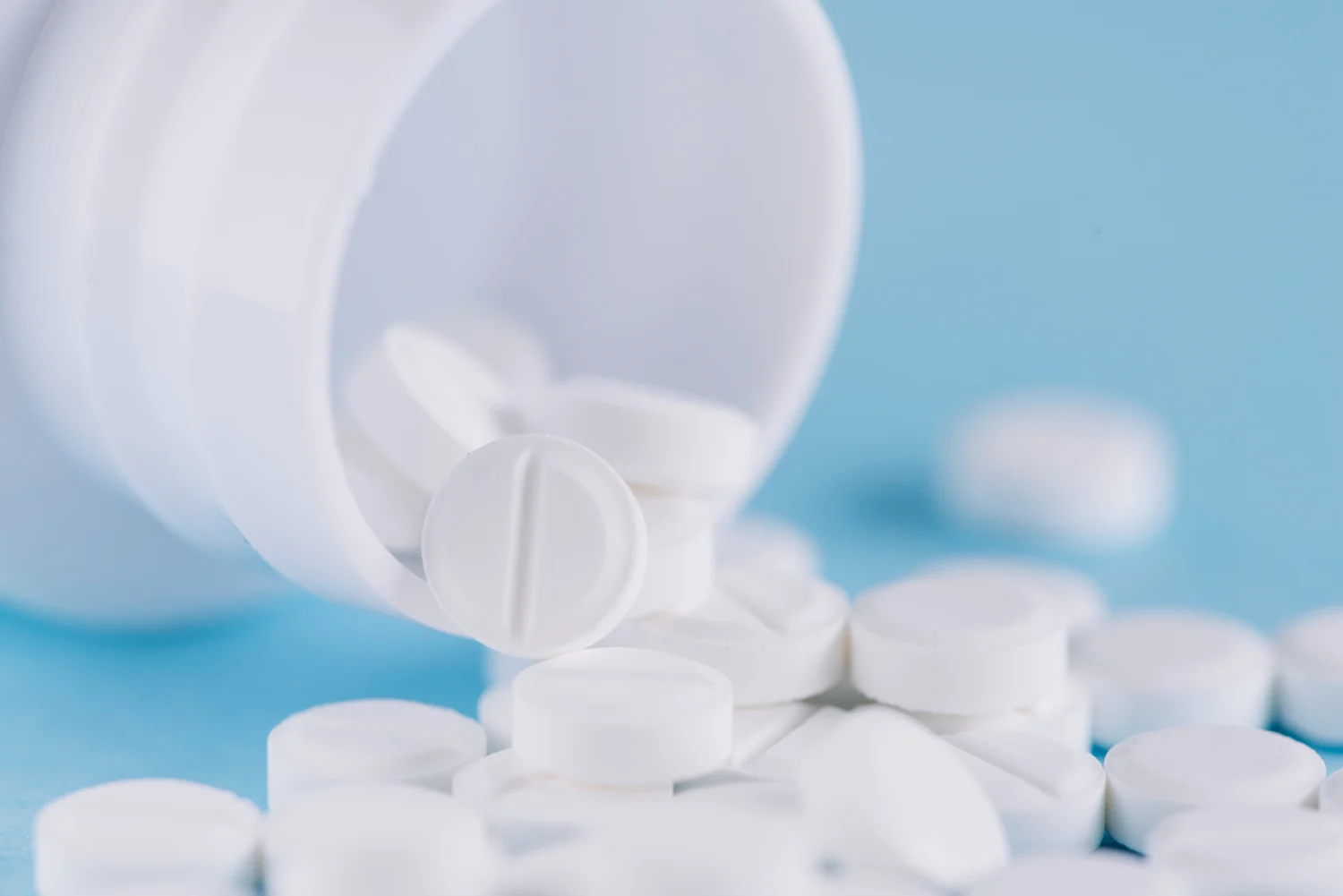 Un fármaco omnipresente que, mal utilizado, se convierte en una amenaza directa para tu salud digestiva.
