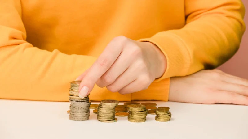 Descubre el mecanismo que permite a tu entidad financiera meter la mano en tu bolsillo sin que apenas te des cuenta.