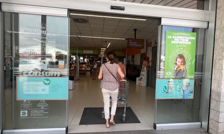 Consum, Dia y El Corte Inglés cumplen la nueva ley de desperdicio alimentario ante la pasividad de Aldi