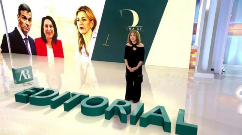 El editorial de Ana Rosa Quintana sobre Pedro Sánchez que ha revolucionado Telecinco 4 Merca2.es Ana Rosa Quintana dando su editorial Merca2.es