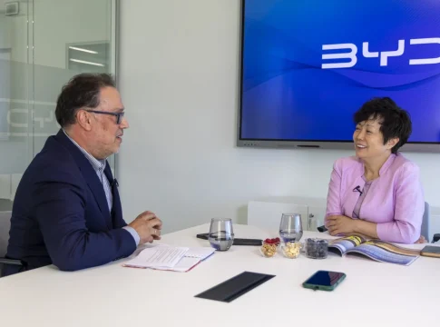 Entrevista con Stella Li, Vicepresidenta ejecutiva de BYD Entrevista con Stella Li, Vicepresidenta ejecutiva de BYD