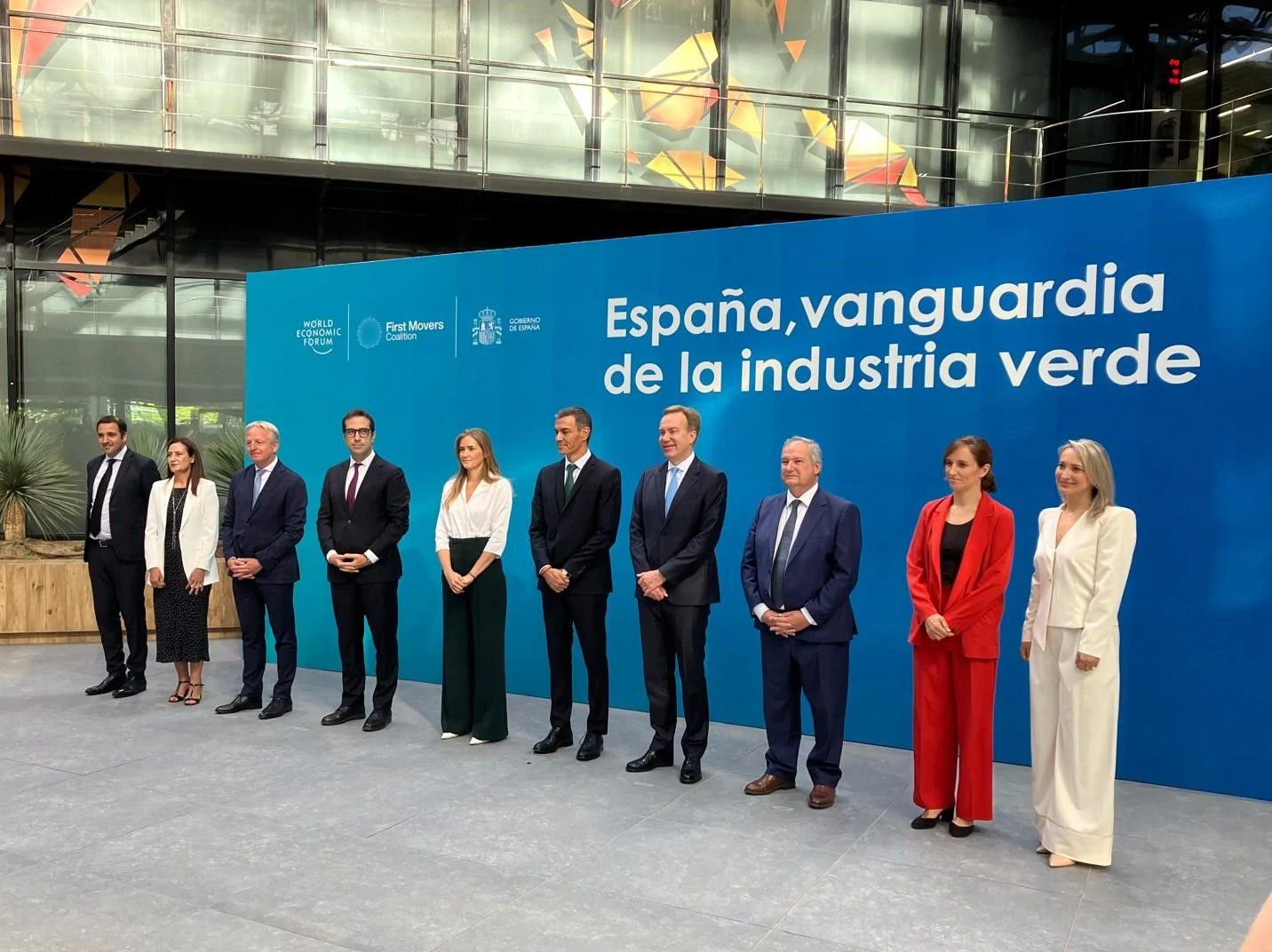 Foto de familia del evento Espana vanguardia de la industria verde Merca2.es