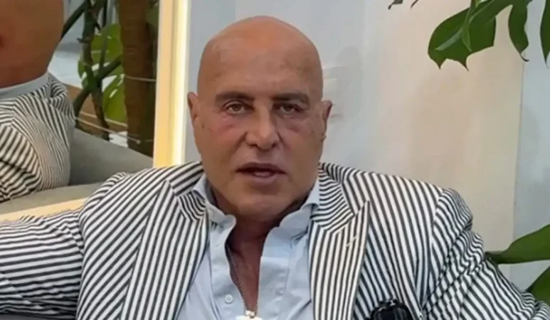 Kiko Matamoros le deja las cosas claras a Carlota Corredera: "No me gusta nada" 15 Merca2.es Kiko Matamoros antes de entrar en quirofano Merca2.es