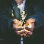 La IA y los 10 principios que todo líder debe seguir para una verdadera transformación digital 1 Merca2 Los 10 principios que todo líder debe seguir para una verdadera transformación digital con IA