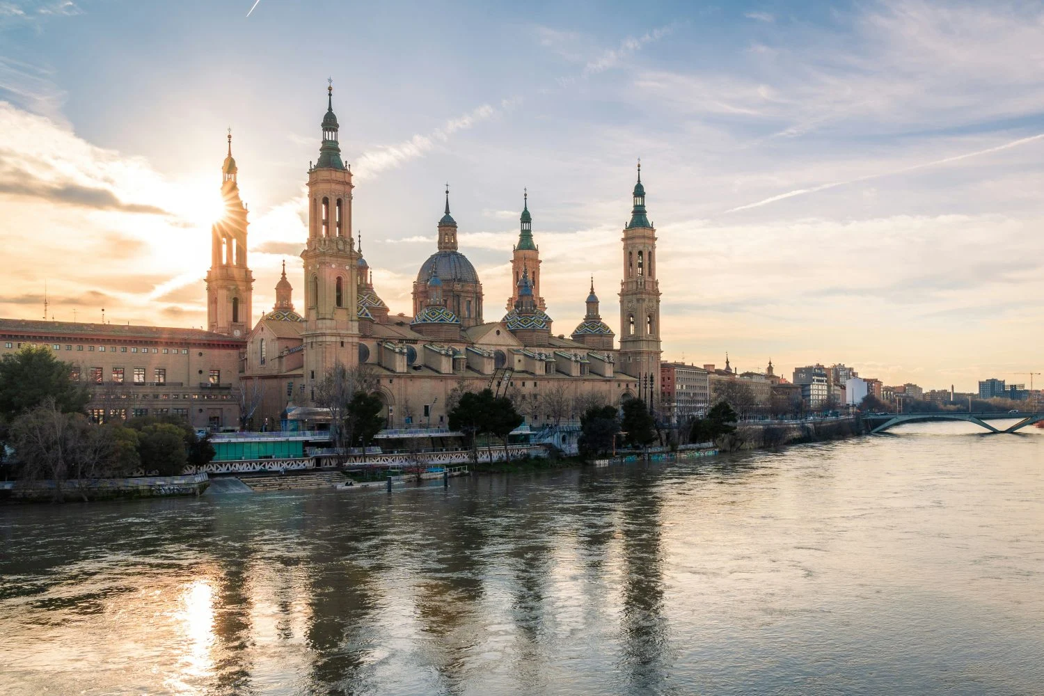 Microsoft se vuelca con Aragón y lanza su Fondo Comunitario para apoyar proyectos sociales Microsoft se vuelca con Aragón y lanza la primera edición de su Fondo Comunitario para apoyar proyectos sociales
