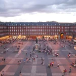 «Estas son las 3 plazas de Madrid donde NUNCA debes conectarte a la WiFi pública si no quieres que te vacíen la cuenta»