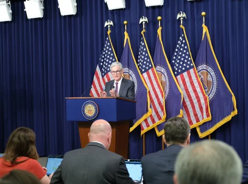 Los analistas son casi unánimes a la hora de pronosticar que la Reserva Federal bajará 25 puntos básicos los tipos de interés en la sesión de hoy. Los analistas son casi unánimes a la hora de pronosticar que la Reserva Federal bajará 25 puntos básicos los tipos de interés en la sesión de hoy.