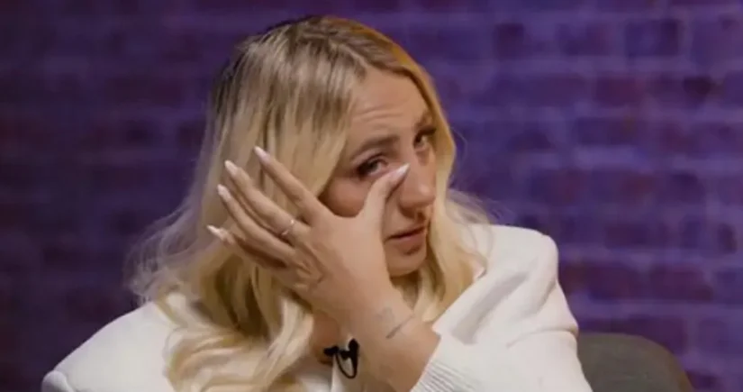 Última hora: Rocío Carrasco recibe una noticia que deja muy preocupado a Fidel Albiac 17 Merca2.es Rocio Flores dando su entrevista e1757486425583 Merca2.es