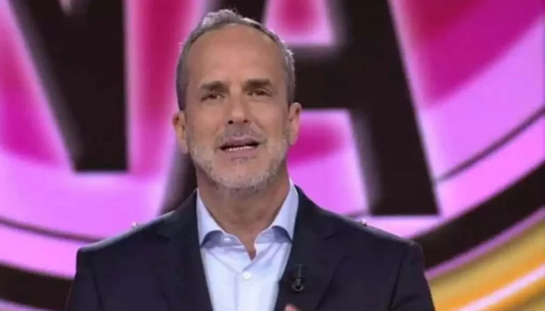 Santi Acosta en su programa Merca2.es