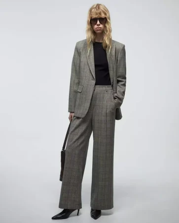 El traje de cuadros: un clásico renovado