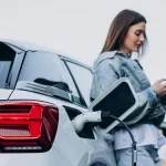 La DGT te persigue hasta encontrarte, incluso parado: esta multa de 200€ y 6 puntos te cogerá desprevenido