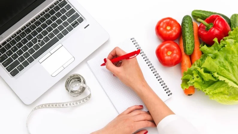 Marta Marc, nutricionista y experta en menopausia: "La menopausia no es una condena, es una oportunidad para priorizarte" 31 Merca2.es Marta Marc, nutricionista y experta en menopausia: "La menopausia no es una condena, es una oportunidad para priorizarte"