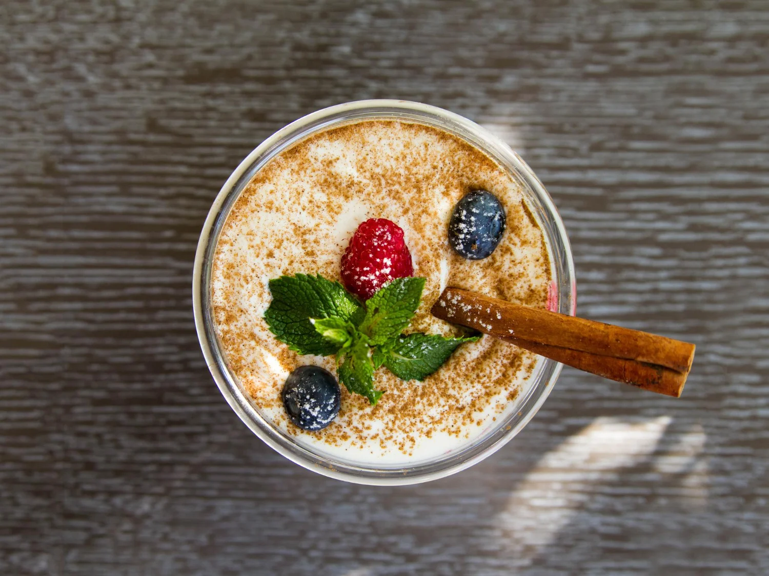 La verdadera magia de este desayuno no está en sus componentes por separado, sino en cómo trabajan juntos para proteger el corazón. Fuente: Freepik
