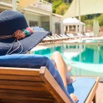 Cómo una simple pulsera del ‘todo incluido’ convierte tu habitación de hotel en objetivo fácil, según un ex-carterista