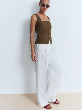 El chaleco de 35 euros de Mango que ha conquistado a Anna Padilla y promete ser la prenda de la temporada 35 Merca2.es Un look versátil que conecta con la audiencia