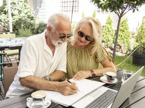 De dos a uno: la relación entre trabajadores y pensionistas se desploma de aquí a 2050 De dos a uno: la relación entre trabajadores y pensionistas se desploma de aquí a 2050