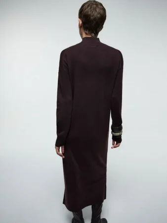 Vestido de punto Sfera: la mejor compra de la temporada 26 Merca2.es Sfera: Un diseño que conquista por su sencillez