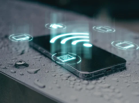 Tu vecino te está robando WiFi: la app gratuita que lo delata en menos de un minuto y te dice su marca de móvil Tu vecino te está robando WiFi: la app gratuita que lo delata en menos de un minuto y te dice su marca de móvil