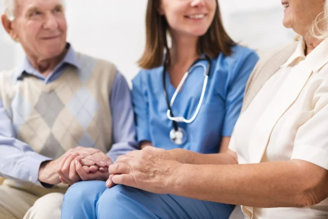 Dr. Pedro M. Sánchez Jurado, especialista en geriatría: "En España viven unas 850,000 personas mayores de 80 años solas"