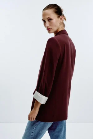 Otras prendas burdeos de Zara que confirman la tendencia