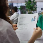 Alejandro Pérez (47), director de RRHH: «Estas son las palabras que tu currículum necesita para superar al robot IA que lo filtra»