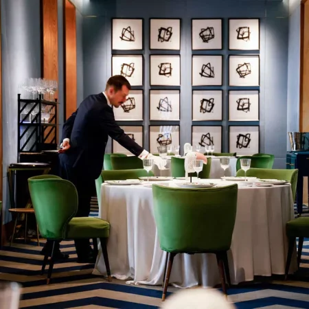 Los 4 restaurantes de Madrid que la Guía Michelin 2025 eleva al Olimpo gastronómico 3 Merca2.es Restaurante COQUE Madrid.
