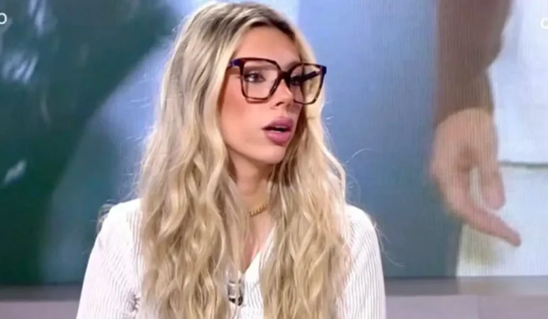Alejandra Rubio en un programa de television Merca2.es