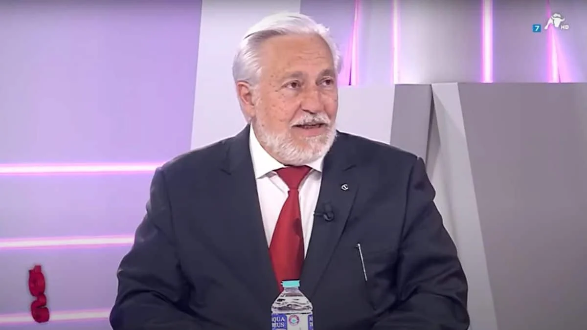 Julio Ariza.