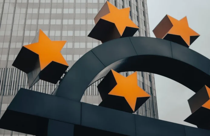 Challenger de septiembre y pedidos de bienes duraderos de agosto en EEUU 2 Merca2.es Declaraciones de Luis De Guindos, vicepresidente del Banco Central Europeo (BCE). Agencias