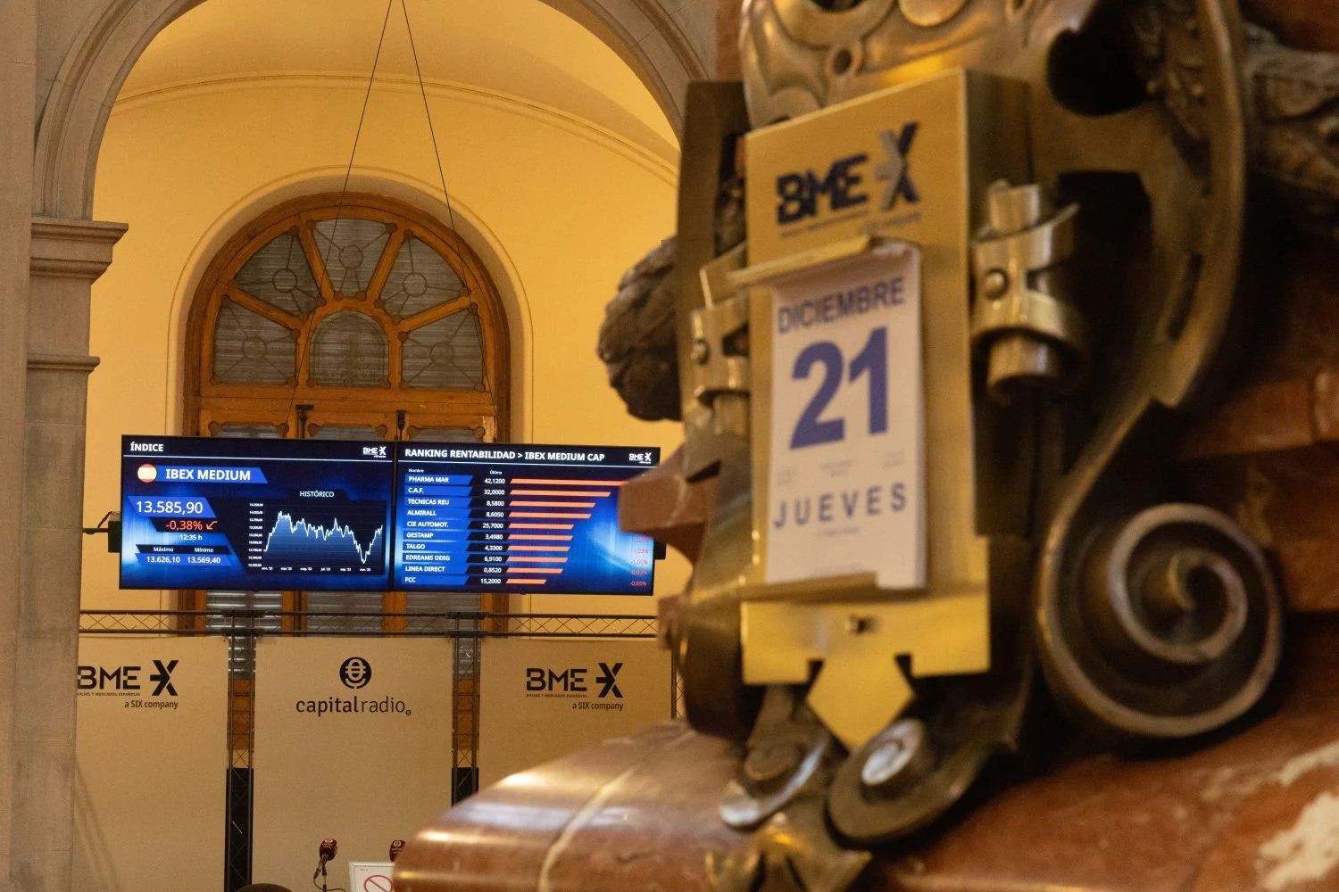 Los inversores internacionales controlan el 48,7% de la Bolsa española