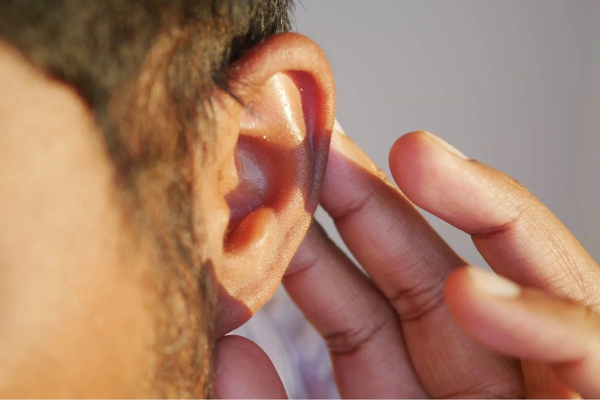 Masajea tu oreja izquierda: el truco del nervio vago que activa tu calma sin medicación.