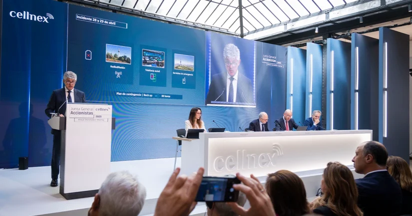 Los resultados de Cellnex se mantendrán en el rango previsto por el consenso 1 Merca2.es Seguimos destacando el fuerte crecimiento orgánico continuo, el crecimiento real del FCFE y los ingresos reales a partir del ejercicio fiscal 2026. Fuente: Cellnex
