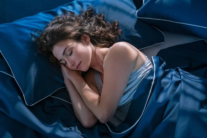 El error que comete el 80% de la gente antes de dormir (y destruye tus hormonas durante la noche) 1 Merca2.es dormir
