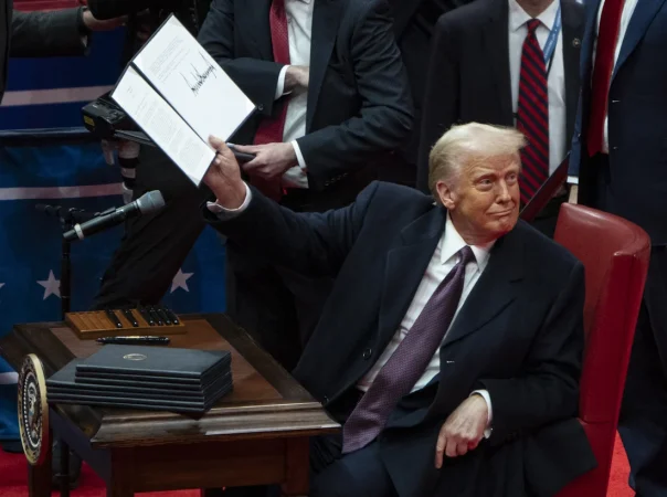 Las medidas del Gobierno de Trump están remodelando las instituciones tradicionales, incluida la Reserva Federal. Agencias